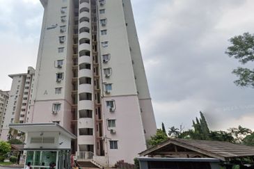 Medan Putra Condominium