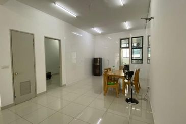 2-storey link house at the valley west horizon hills for rent