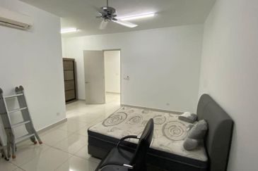 2-storey link house at the valley west horizon hills for rent