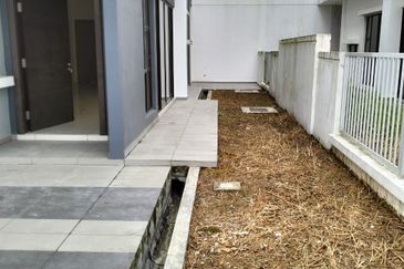 3 Storey Cluster House at The Canal Garden, Horizon Hills for sale