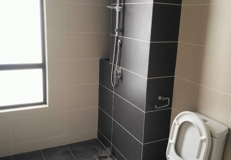 3 Storey Cluster House at The Canal Garden, Horizon Hills for sale