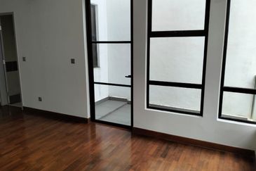 3 Storey Cluster House at The Canal Garden, Horizon Hills for sale