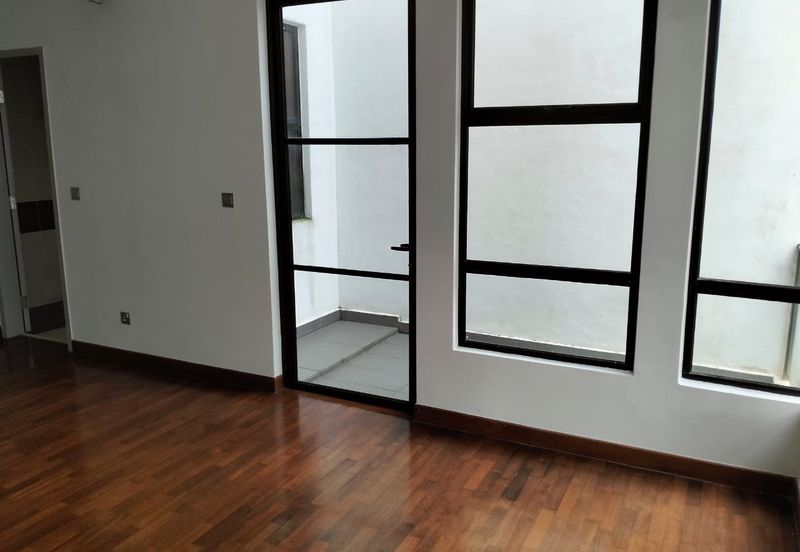 3 Storey Cluster House at The Canal Garden, Horizon Hills for sale