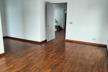 3 Storey Cluster House at The Canal Garden, Horizon Hills for sale