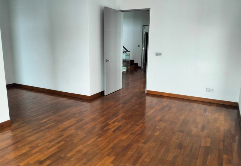 3 Storey Cluster House at The Canal Garden, Horizon Hills for sale