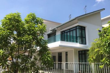 2 storey Semi-D at Golf East, Horizon Hills for sale