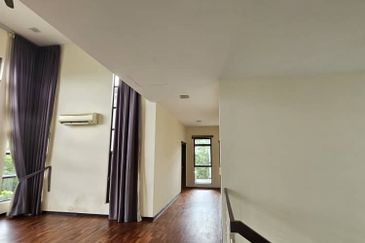 3-Storey Bungalow at The Hills, Horizon Hills for sale