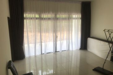 3-Storey Bungalow at The Hills, Horizon Hills for sale