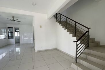 2-Storey End Lot Terrace House at The Valley West, Horizon Hills for sale