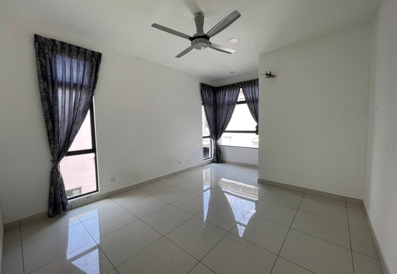 2-Storey End Lot Terrace House at The Valley West, Horizon Hills for sale