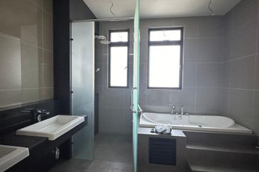 3-Storey Semi-D Corner at The Woodlands, Horizon Hills for sale