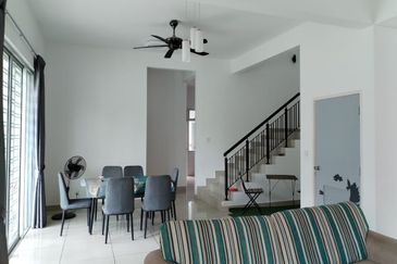 2-Storey Terrace Corner lot at Horizon Hills for sale