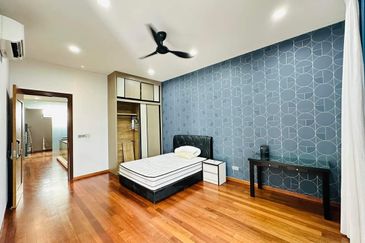 3 Storey SemiD good feng shui unit 