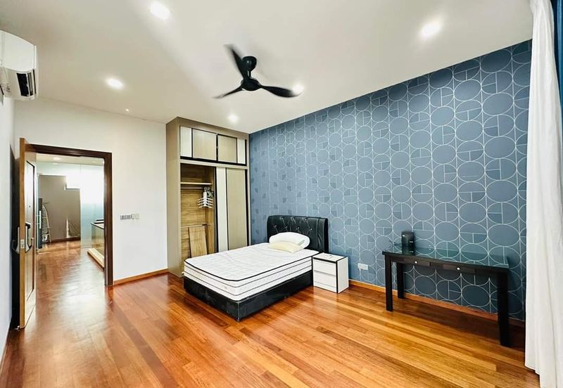 3 Storey SemiD good feng shui unit 