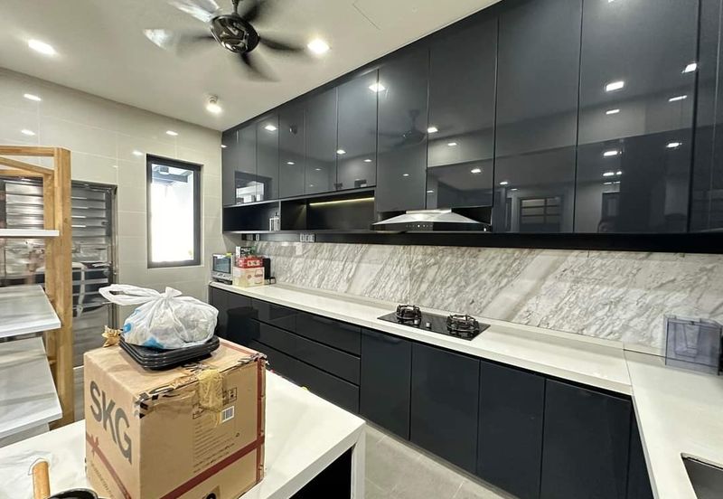 3 Storey SemiD good feng shui unit 