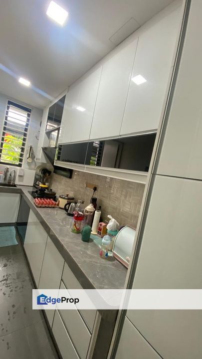 Taman Puchong Legenda End lot, Selangor, Puchong