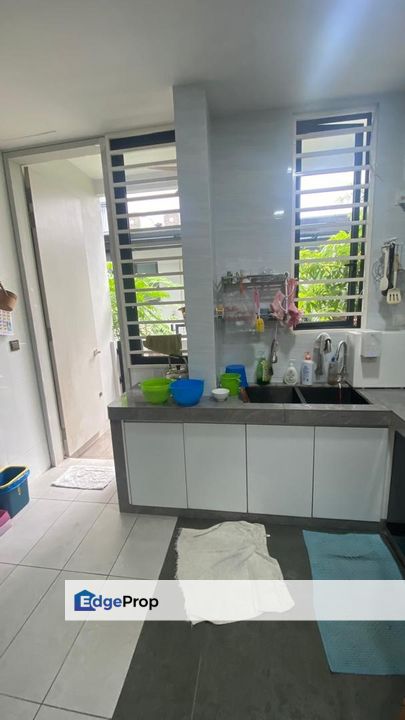 Taman Puchong Legenda End lot, Selangor, Puchong