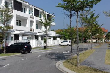 Lagenda Waterfront Homes