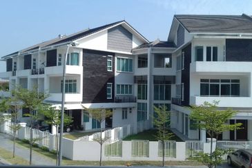 Lagenda Waterfront Homes