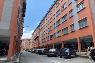 Taman Pulai Utama Flat