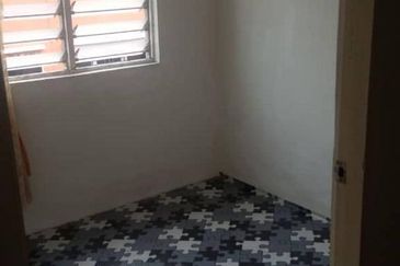 Taman Pulai Utama Flat