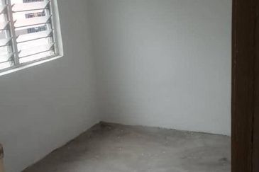 Taman Pulai Utama Flat