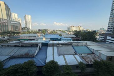 Dedaun Hijau (Greenfield Regency)