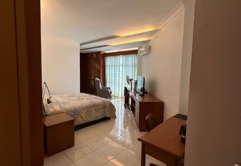 The Straits View, Bandar Baru Permas Jaya