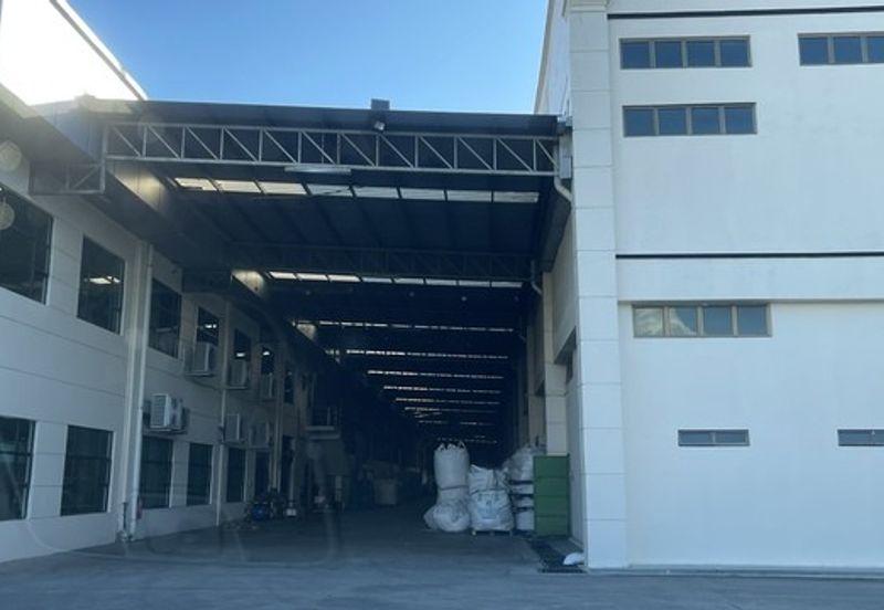 Kulai Kelapa Sawit Batu 24 Detached Factory for sale