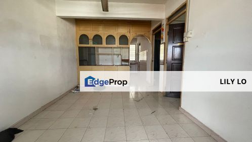 Full flooring tile flat for sale @ Tun Aminah, Johor, Johor Bahru