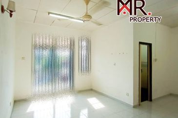 Bandar Laguna Merbok