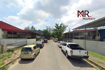 Jalan Angsana, Kampung Pengkalan Lebai Man