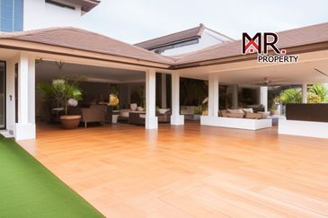 Bandar Laguna Merbok