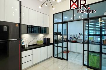 Bandar Laguna Merbok