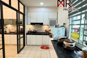 Bandar Laguna Merbok