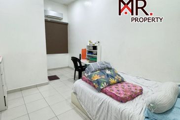 Bandar Laguna Merbok