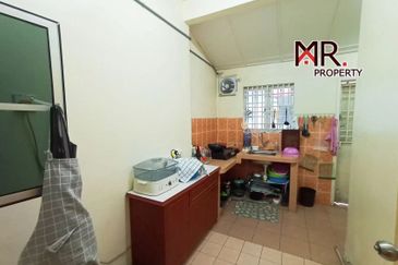 Bandar Laguna Merbok