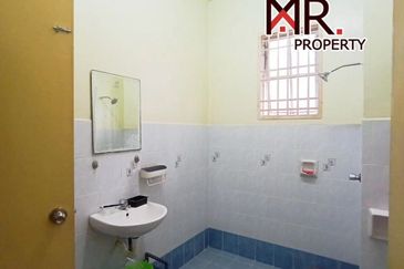 Bandar Laguna Merbok