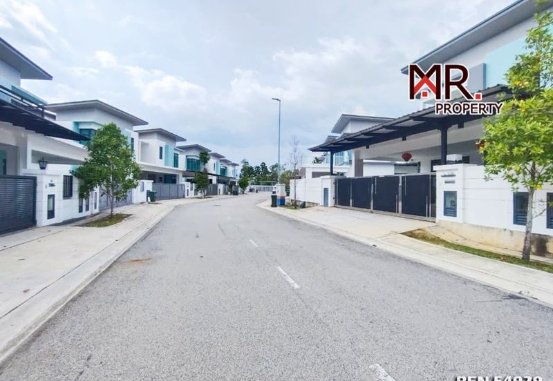 Sierra, Bukit Banyan