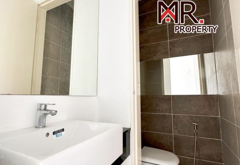 The Somerset -  Courtyard