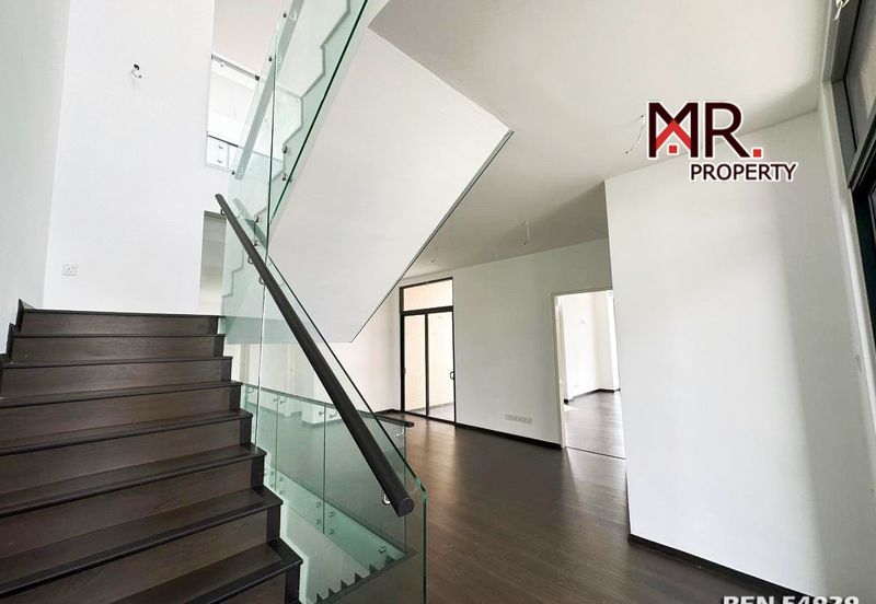 The Somerset -  Courtyard