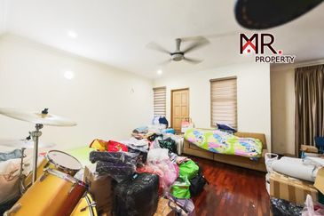 Bandar Laguna Merbok