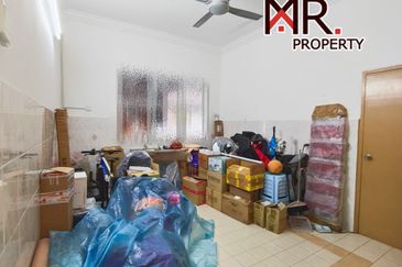 Bandar Laguna Merbok