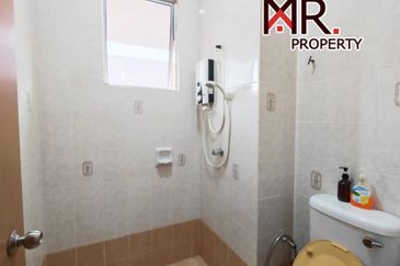 Bandar Laguna Merbok