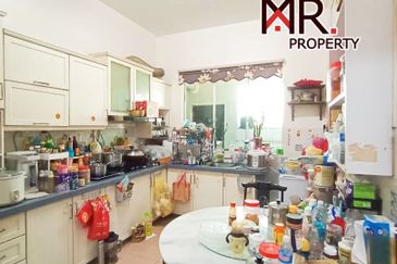 Bandar Laguna Merbok