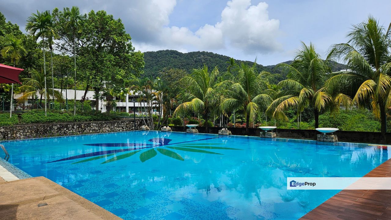 Alila Homes 3 Storey Gated w Pool and Gym Located in Tanjung Bungah , Penang, Tanjung Bungah