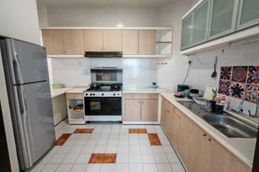 Marina Tower, Ratu Mutiara