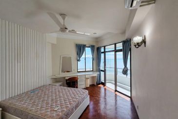 Marina Tower, Ratu Mutiara