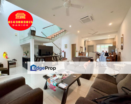 3 Storey Terrace Permai Garden w Privatre Backyard Located in Tanjung Bungah, Penang, Tanjung Bungah