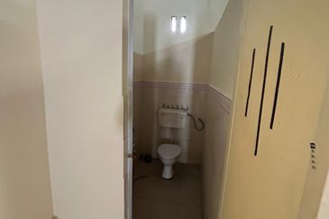 2 Storey House Located in Jalan Sri Bahari, Georgetown